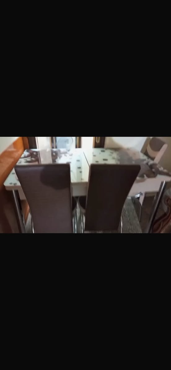 ثلاجة بابين • شغالة • طاولة ٥ كراسي