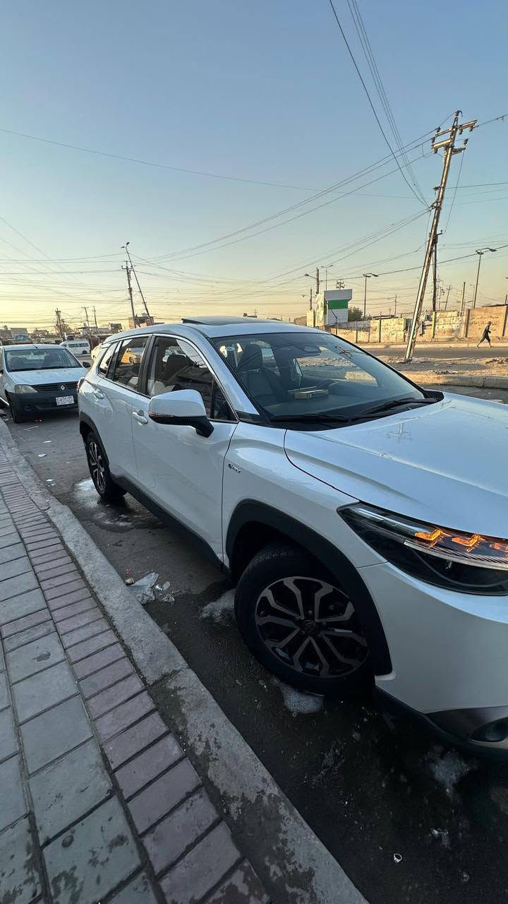 سلام عليكم سيارة فروت لاندر الشكل الرياضي فول مواصفات S موديل 24 استلام بسنة 25 سيارة مكفولة كفالة عامة كرسي كهرباء فتحة جلد هندبريك دكمة اوتو هولد وقطعتيه تبريد مناخ منفصل وبعد بيهة هواية مواصفات معروفة سيارة باسمي السعر 27مليون وربع وبيهة مجال المكان جميلة رقمي *********** بي واتس

