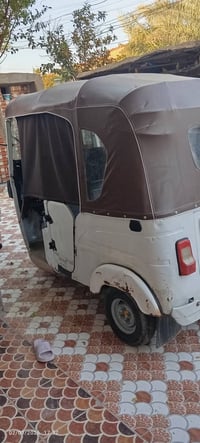 ٢٠٢٢ • اوراق • طخه بالباب