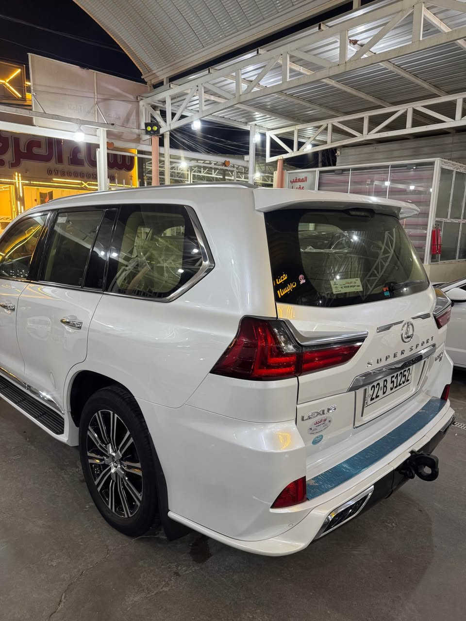 سلام عليكم 
لكزس LX5700  فول مواصفات 
موديل 2019
سيارة بدون نكراش سيارة استعمال اربيل 
رقم اربيل بسمي هزة وفحص جديد 
بصمات اثنين مع كارت 
مواصفات لكزس معروفة فول فول للاخير  سيارة داخل بيجي 
 *********** موجود بي واتس اب
*********** النجف, العراق

