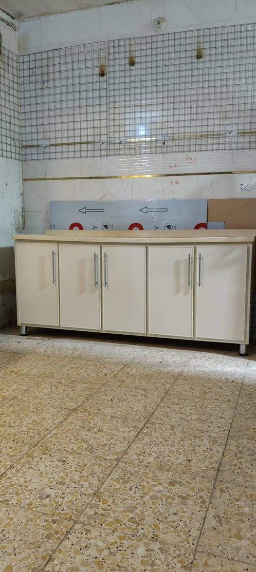 كاونتر تفصال درجة اولى ٣ قطع نظيف جداً لايوجد ضرر كله مرمر بغداد الشعب الرقم ***********
