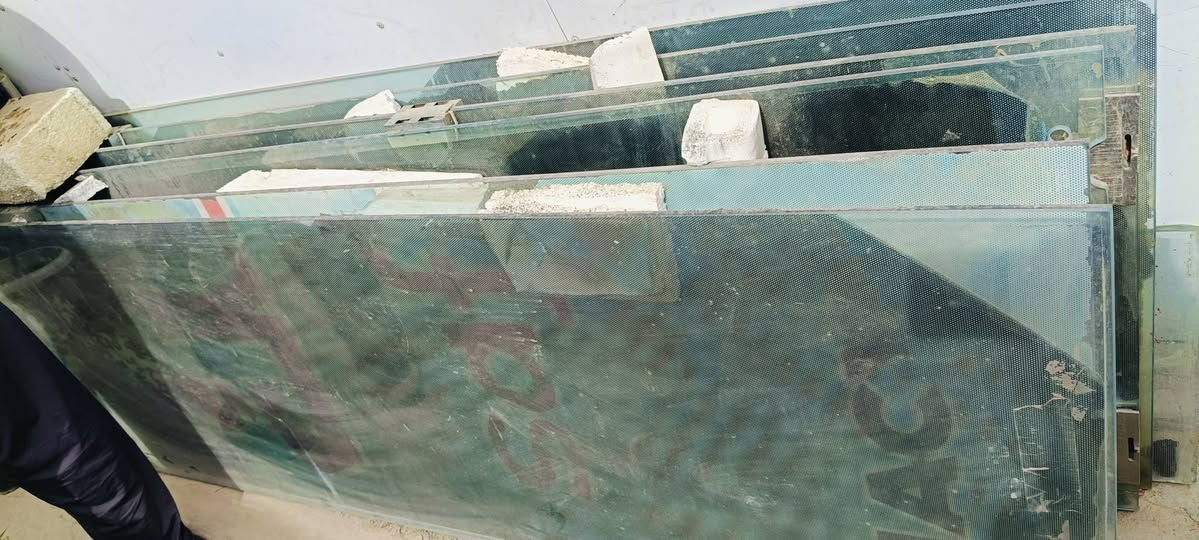 سلام عليكم
جام خانه للبيع   الارتفاع 243
العرض 6قطع كل وحده 63

وبيها اضافه فوق على الارتفاع 
يعني تصير اكثر من 243              من ضمن هذه القطع      ال                                             السته ابواب اثنين سلايت
السعر 150      ديالى الخالص      ***********
