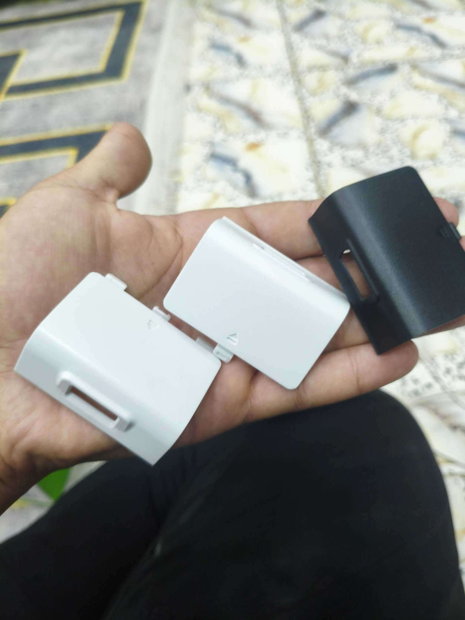 سلام عليكم ورحمه الله وبركاته اكس بوكس سيريس اس جهاز مستعمل نضيف ما مفتوح مع جهاز UPS و جهاز شاحن جويستك و مبرد مع جويستك كيم سير جي 7 و جويستك البلادي يجي ب3 بطاريات و 3 قبق و سماعة للالعاب كل شي موضح بالصور السعر 700 الف قفل مع الغراض للاستفسار *********** مكاني بغداد الزعفرانية
