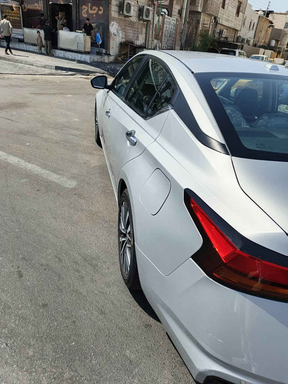 ‏نيسان التيما موديل2023
‏مواصفات SV 
‏معروفه تشغيل عن بعد بصمه ابواب بصمه
‏تحديد سرعه  كشن كهربائيّ 
‏داخل صاج 
‏ويل كاب كروم 
‏لايت زينون لايت ليد 
‏هوايه مواصفات كير محرك شرط حجم محرك 2500 اربع سلندر ماشيه 66 الف ميل
‏داخله تقرير  تعمل وتسير مبدل بس راجز 
‏بيها جاملغ وبنيد اثر ضربه بالعراق
‏بدون دواخل بدون ايرباك 
‏معوقين بصرة باسمي وكاله 
‏السياره جديده كلوب مامشتغل بالعينه 
‏السعر    128 بيها مجال قليل
‏
‏المكان البصرة
‏للاتصال 
‏***********
‏
