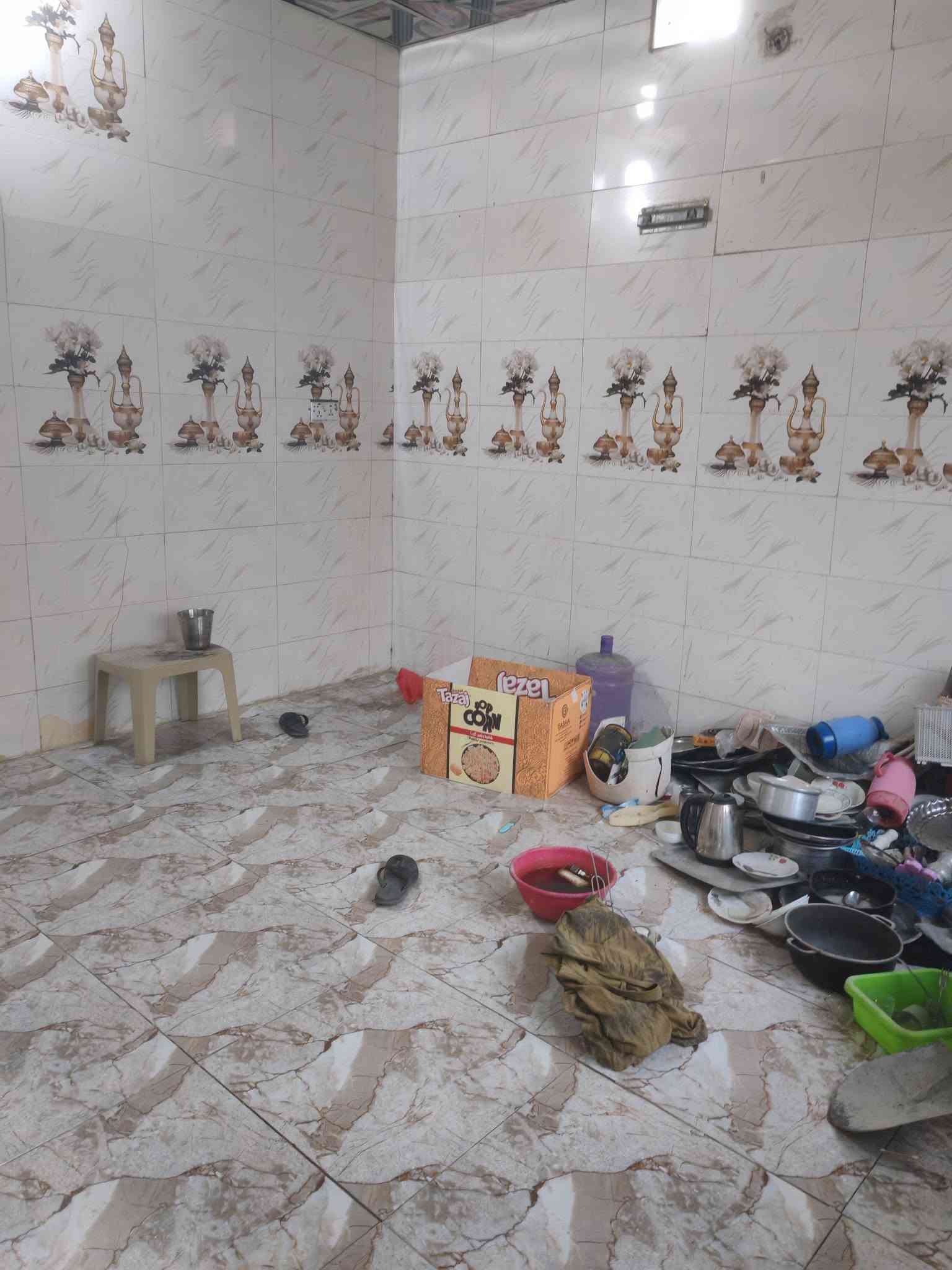 بيت مساحته 100مربع ركن عالي
يتكون من كلدور وصاله ومطبخ مع مجمع صحيات كامل وطارمه
وفوك غرفتين سقف مالتهم سندويج
العنوان نزله سعد بيجو طريق الزوار خدمات كامله تبعد عن جسر سيف سعد
100متر
طابو زراعي سند25

مكتب وعقارات الوارث
***********
