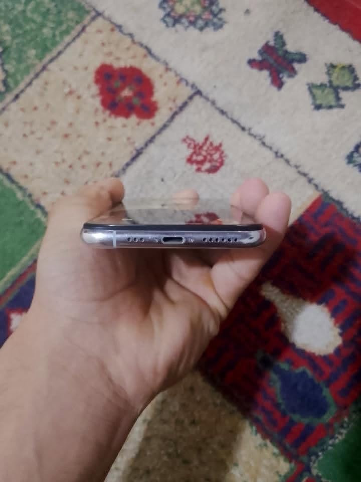 سلام عليكم
ايفون ١١برو الجهاز نضيف مثل ما واضح بل صوره فقط بي الضهر يرادله تبديل الضهر ب١٠الف او شغله ثاني الكامره الخلفيه بيهه خلال هيه تشتغل بس بيهه خلال يعني ساعه تشتغل ساعه لا الجهاز بطاريته 75ماطاب تصليح للبيع السعر ١٧٠بي مجال تواصل ع الرقم ***********

هاذا

نص مكتوب في الصور:
- معلومات الجهاز Phone iPhone 11 Pro iOS 26.8 +969 786 655 2636 C99U7DN/ENQY3 35 282311 313912 4 معلومات الجهاز الطراز الإصدار رقم هاتف الرقم التسلسلي IMEI
