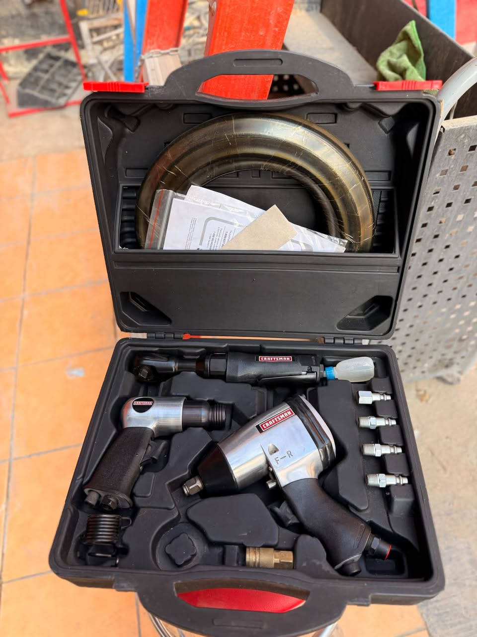 ست هواء كرفتسمان
دريل لقمة 1/2
راجز 3/8 
دريل تكسير 
صوندة 
تحويلات 
العنوان :العراق بغداد -الكرادة

للاستفسار خاص او واتساب 
***********
