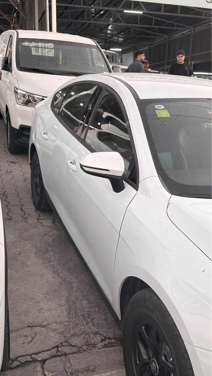 سلام عليكم 
byd
كن بلاص ارغب شكل 
وسعر كلش مناسب 
2025
رصعه وحده بالهلال منزلها 
ماشيه 19000km
مكاني كركوك
*********** كركوك, العراق
