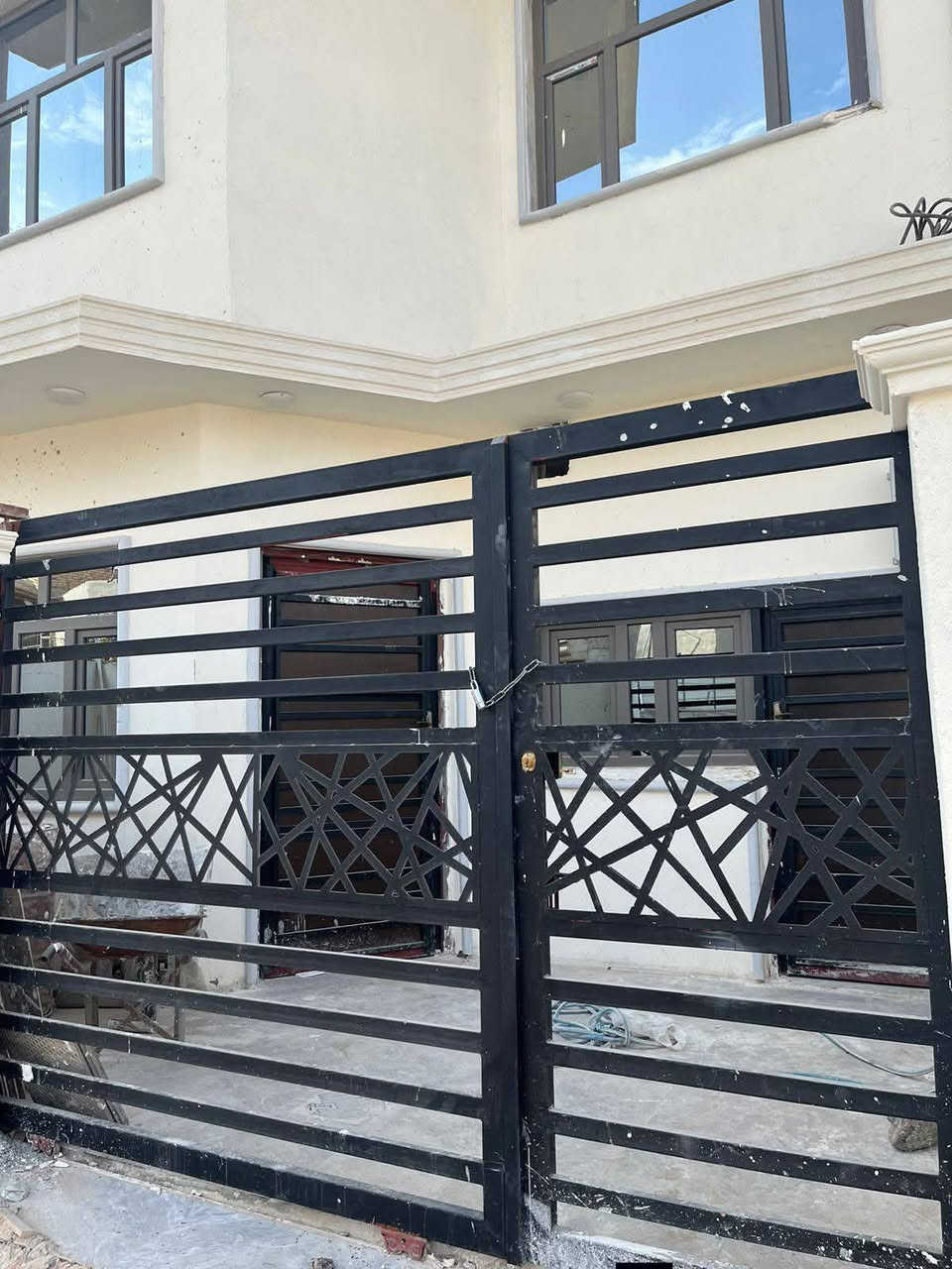 📢 اعلان 📢📢 اعلان 📢 
       👇               👇
⚜⚜ للبيع ⚜⚜ للبيع ⚜⚜
🏠 دار سكني  طابو زراعي ملك صرف 🏠 
📐 المساحة ١٠٠ متر📐 
🌍 الموقع / الحلة / حي الجزائر / خلف ملعب الإدارة المحلية
 
🏤 يحتوي على 🌺 ٣ غرف نوم 🌺 صالة 🌺 مطبخ 🌺 هول 🌺 مجمع صحيات 🌺 
📷 صور البيت  مرفقة مع الاعلان 👇
 ❓للاستفسار ⚜  زيارة مكتب انكيدو للعقارات والمقاولات في حي الجزائر مقابل مكبس التمور او 📞 الاتصال على هواتف المكتب 
☎️ *********** سيد وليد 
☎️ *********** سيد وليد 
☎️ *********** محمد الزبيدي 
⚜⚜⚜⚜⚜⚜⚜⚜⚜
