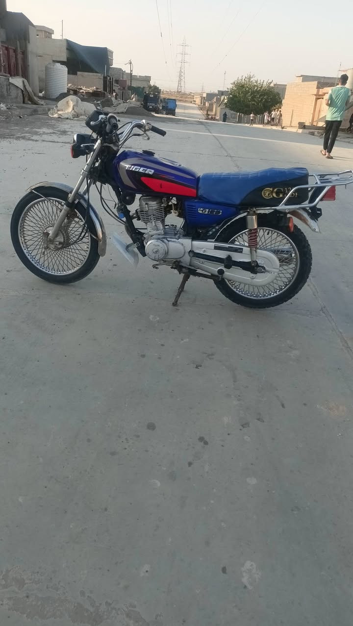 ماطور للبيع خمس تسعات 99999.    ***********. السعر 350
