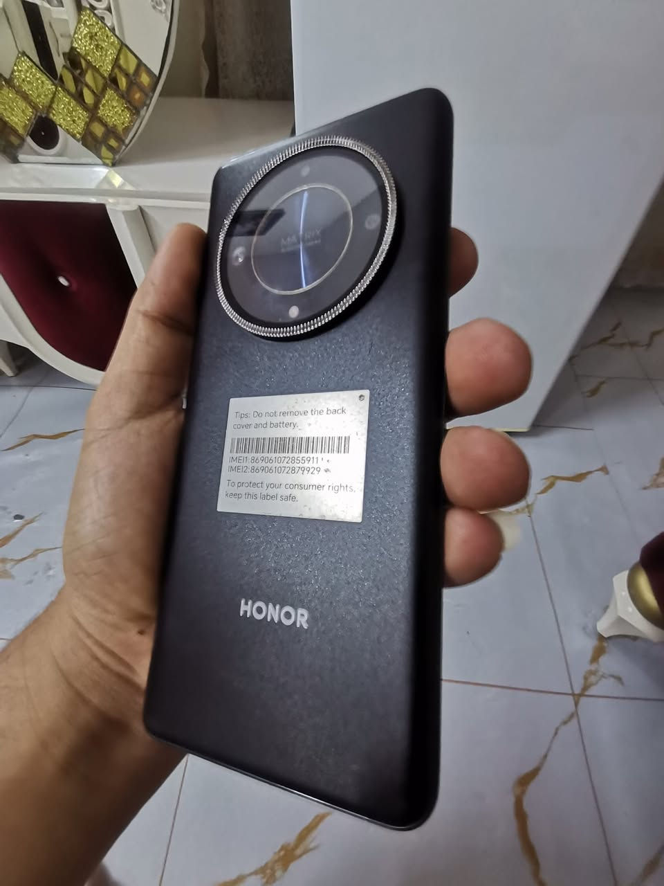 هونر X9b 5G  ذاكره 256 العشوائيه 12 جهاز نضيف ولا شخط بيه بلادي مكفول من گلشي سعر 300الف بغداد الحريه ***********

نص مكتوب في الصور:
- MagicOS
- المعالج المركزي
- apdragon 6 Gen 1
- اسم الجهاز
- HONOR X9b 5G
- ذاكرة الوصول العشوائي
- ١٢ غ.ب
- ٨,٠ غ.ب + ONOR RAM Turbo
