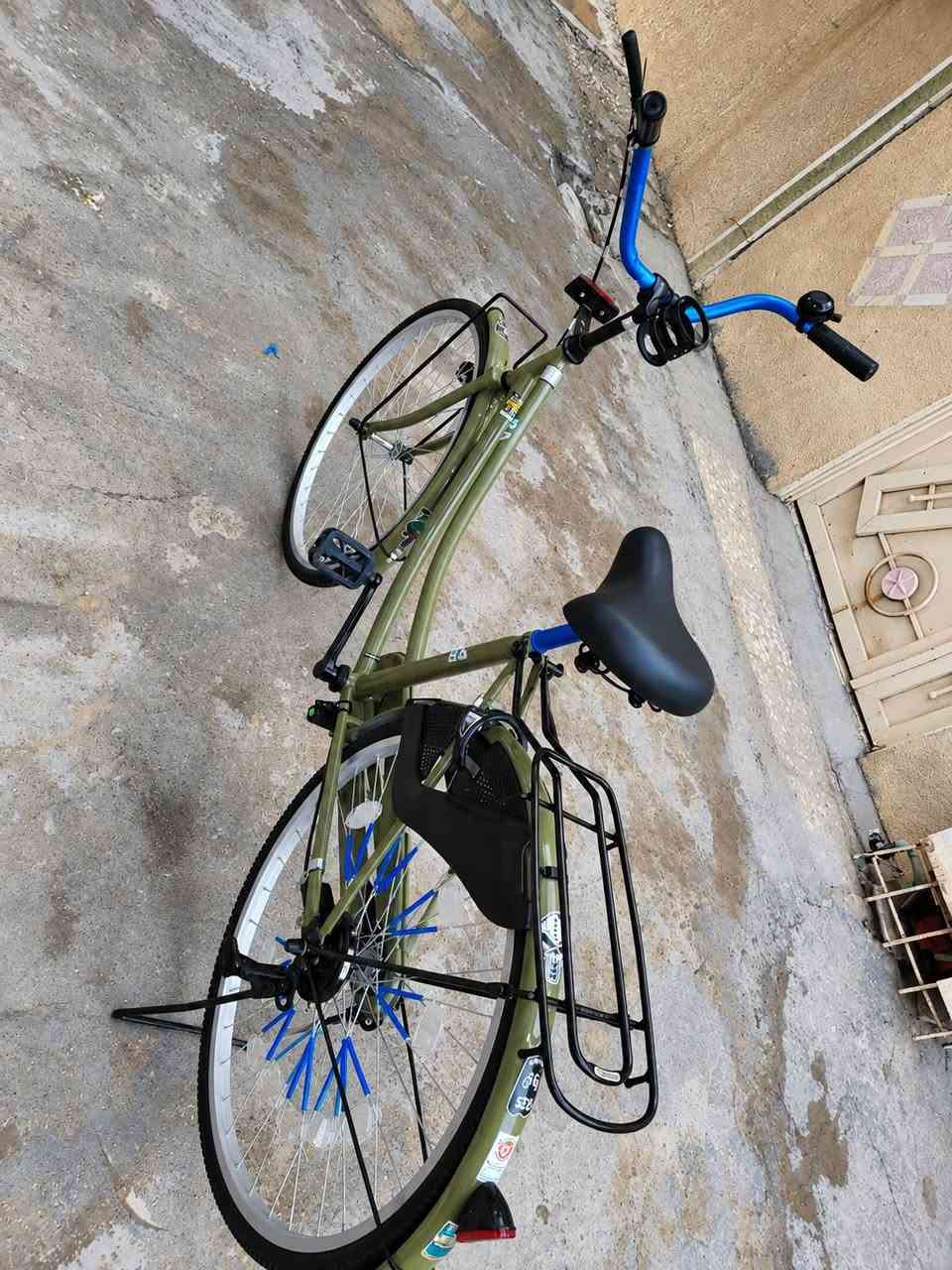 بايسكل للبيع فول نضافه حجم26 لون مميز زيتوني مديل 21 اصلي مو تجاري الشركه معروفه BD بيدي بعده جديد مامتعوب البايسكل كلشي بي بلادي السعر 150 قفل 🔒🔒 المكان كربلاء شارع المدرسي الرقم***********  موجود واتساب ™
