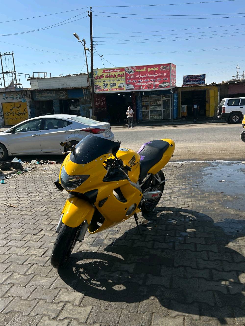 سلام عليكم 
دراجه للبيع نوع SBR
حجم 600 كامله مكمله من جميع النواحي 
رقم وسنويه انكليزي تحويل شوكت ميعجيك 
كفرات مصبوغه جماليه توحيد لون 
السعر 31 وبيه مجال للطيبين 
رقم الهاتف ***********