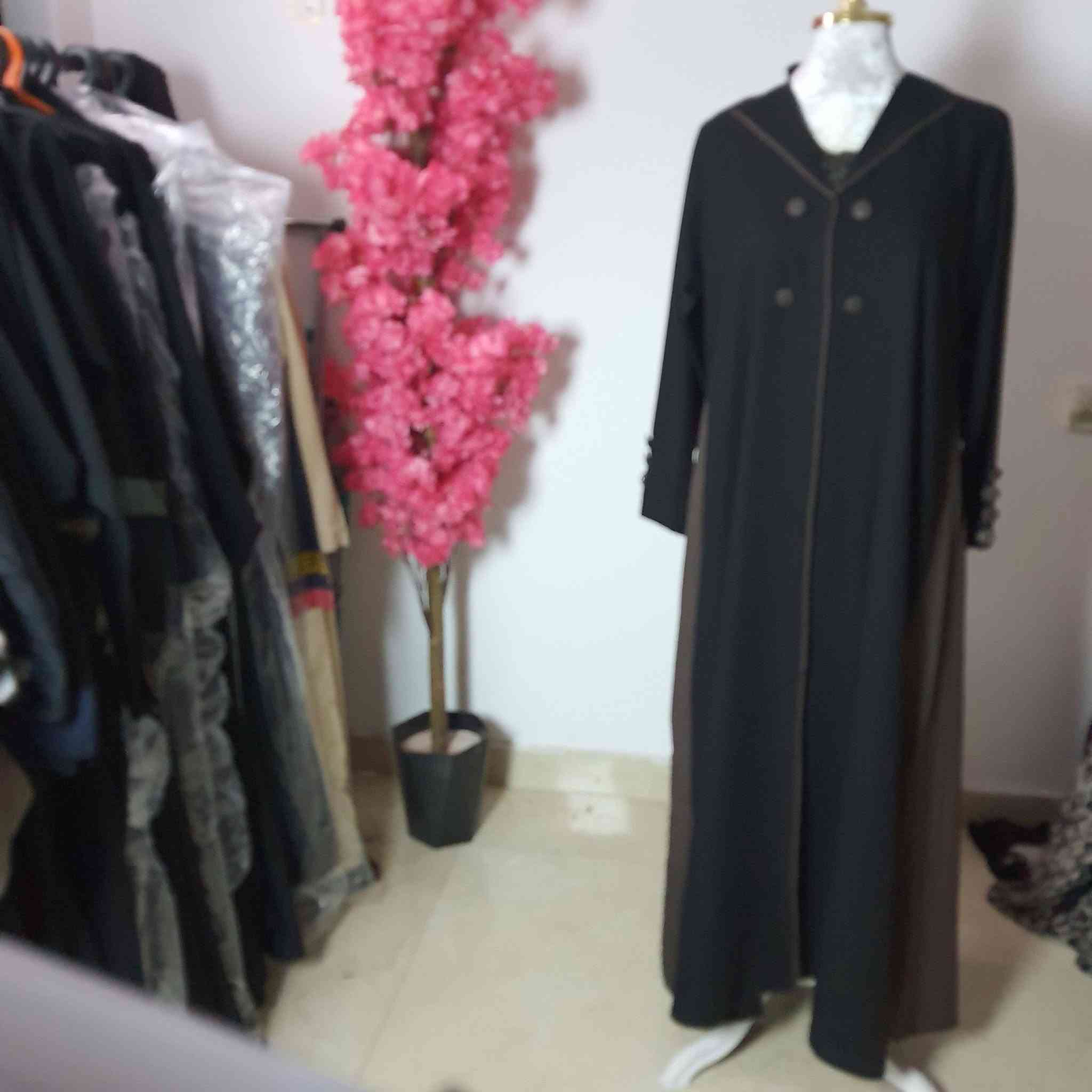 عبايات امارتية السعر ٣٥ الف توصيل مجاني لكافة محافظات العراق الحجز واتساب ***********
