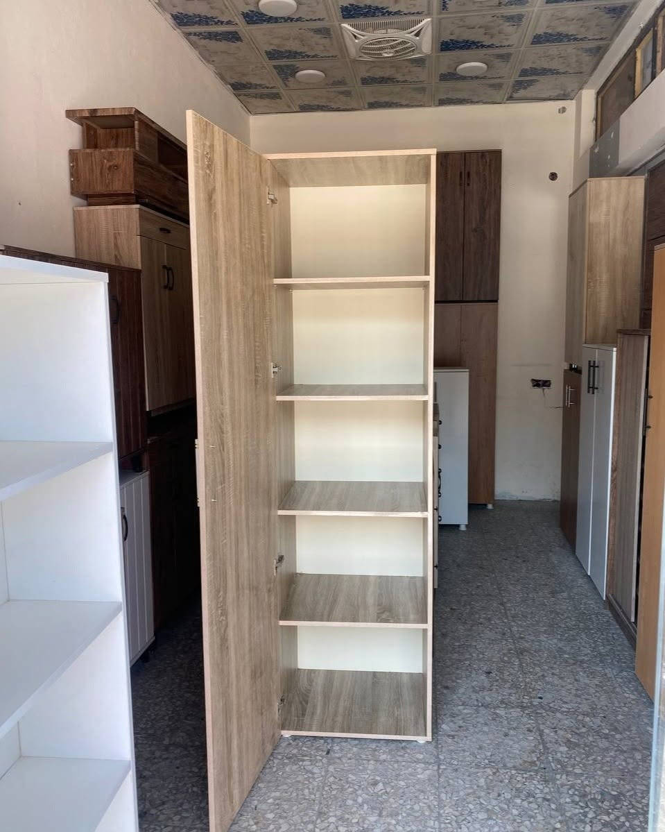 معمل الرافدين خياركم الأفضل 
نقدّم أعمالًا خشبية بتصاميم عصرية وجودة عالية، مع اهتمام بالتفاصيل ودقة التنفيذ.
نوفّر تفصيل وتصنيع الأثاث حسب الطلب وبأنسب الأسعار 🤎
📩 راسلنا الآن لمعرفة المقاسات، الألوان المتاحة، وتفاصيل للتواصل***********

نص مكتوب في الصور:
- عرض ٨٠
- عمق ٣٠
- ارتفاع ٢٠٠
- سعر ١٥٠
- ارتفاع 180 عرض 60 عمق 35 سعر 140