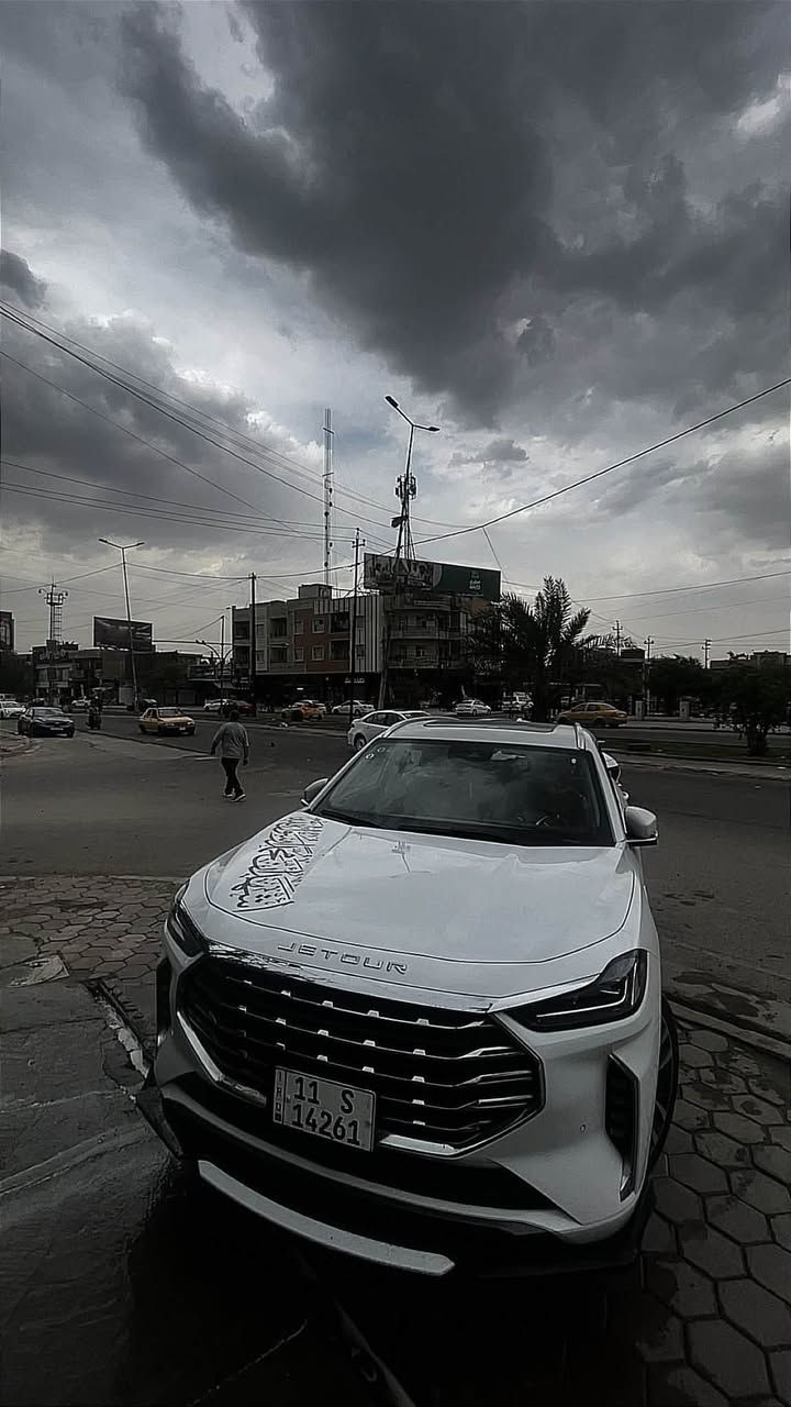 التفاصيل داخل الصوره

نص مكتوب في الصور:
- ٢:٢٩
- بيع مباشر سيارات العراق
- مجموعة عامة
- للبيع جيتور X70 بلس لاكجري (Jetour X70 Plus Luxury)
- الموديل: (2024)
- اللون: (ابيض )
- المحرك: 1.6 تيربو
- الفئة: لاكجري - أعلى مواصفة
- الحالة: سيارة نظيفة جداً وخالية من الحوادث (إذا كانت كذلك)
- المواصفات:
- شاشة كبيرة ونظام ملاحة
- كاميرات 360 درجة
- فتحة سقف بانوراما
- مقاعد جلد
- تشغيل بصمة وستارت
- حساسات أمامية وخلفية
- تكييف خلفي
- جنوط رياضية
- السيارة بحالة ممتازة والاستعمال خفيف، والفحص بأي مكان يرغب به المشتري. وداخل الضمان السياره بشركه هارلم ✨
- السعر: (١٦٢ وبيها مجال )
- الموقع: (الغزاليه )
- للاستفسار والمراسلة: ***********
- ترهم مراوس حسب الاتفاق 👍✅