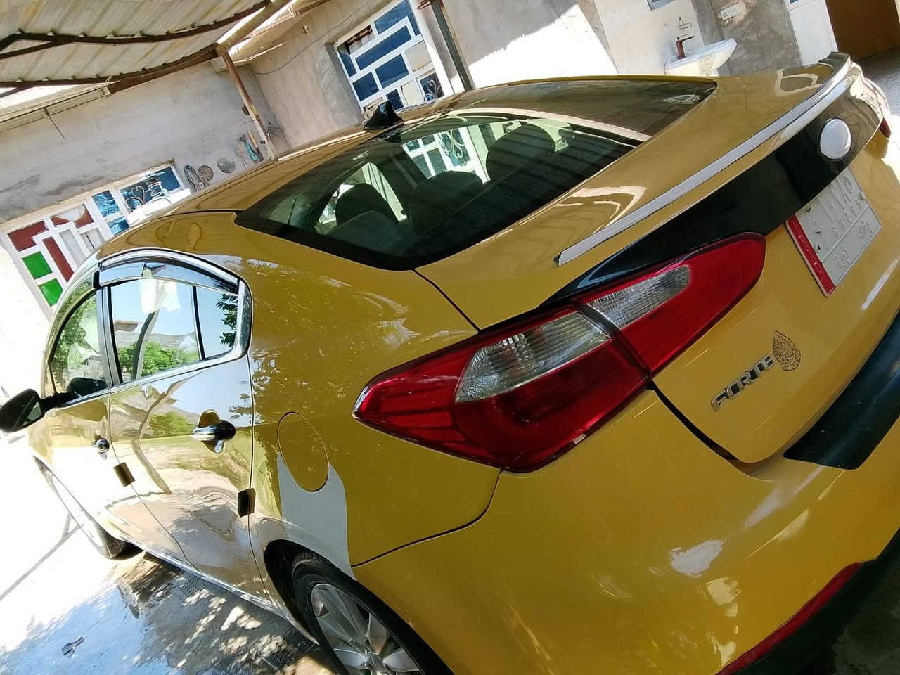 كيه فورتي ٢٠١٤ وارد امريكي
حادثهاا ب امريكهااا الداعميه الاماميه وخشم الغد نفسيته راجع. وبهااا شخط ومصلح ع البارد بل الباب الي وره السايق
وطخه باب الصدر مال باسكل. 
محرك ٢٠٠٠..خير من الله لا تنقيص ولا تبخير
تبريد ثلج  السياره جاهزه من كلشي بسمي سنوية.. ومصفره من هيئه. ومن كلشي
السياره صبغتهاا جديده....عارضها ب٩٣ وبيهاا مجال اشويه.
 نقصهاا بس شريط استيرن  وكف من وره الهورن

بغداد ابو غريب 

للاستفسار
***********
