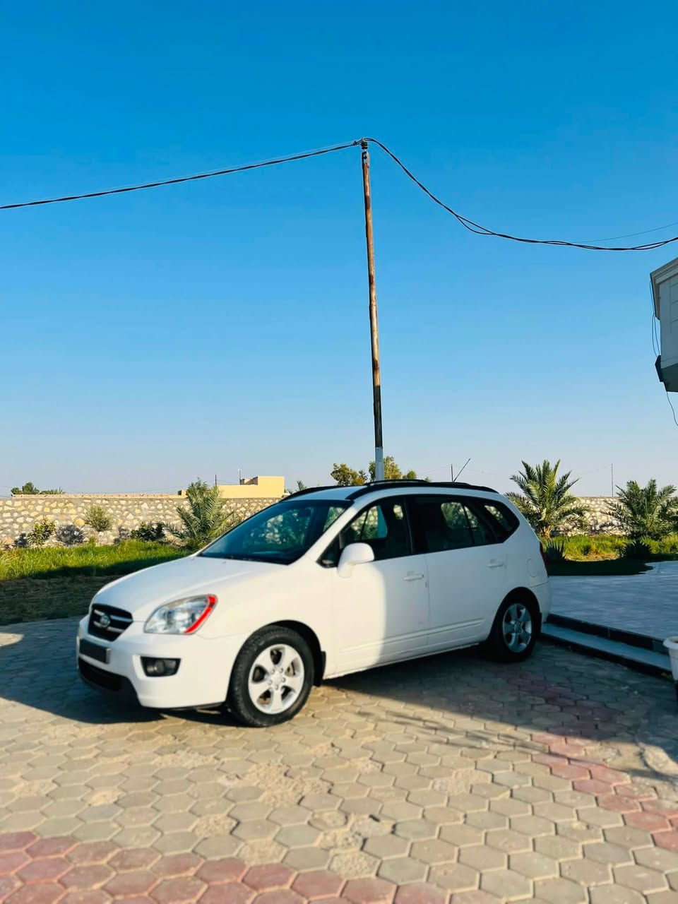 سلام عليكم للبيع كيا رندو ٢٠٠٨ رقم بغداد باسمي سياره حلوه ونضيفه مداور ثاني يوم داخل بيجي السعر ١٠٠ وبيها مجال بسيط رقمي ***********
