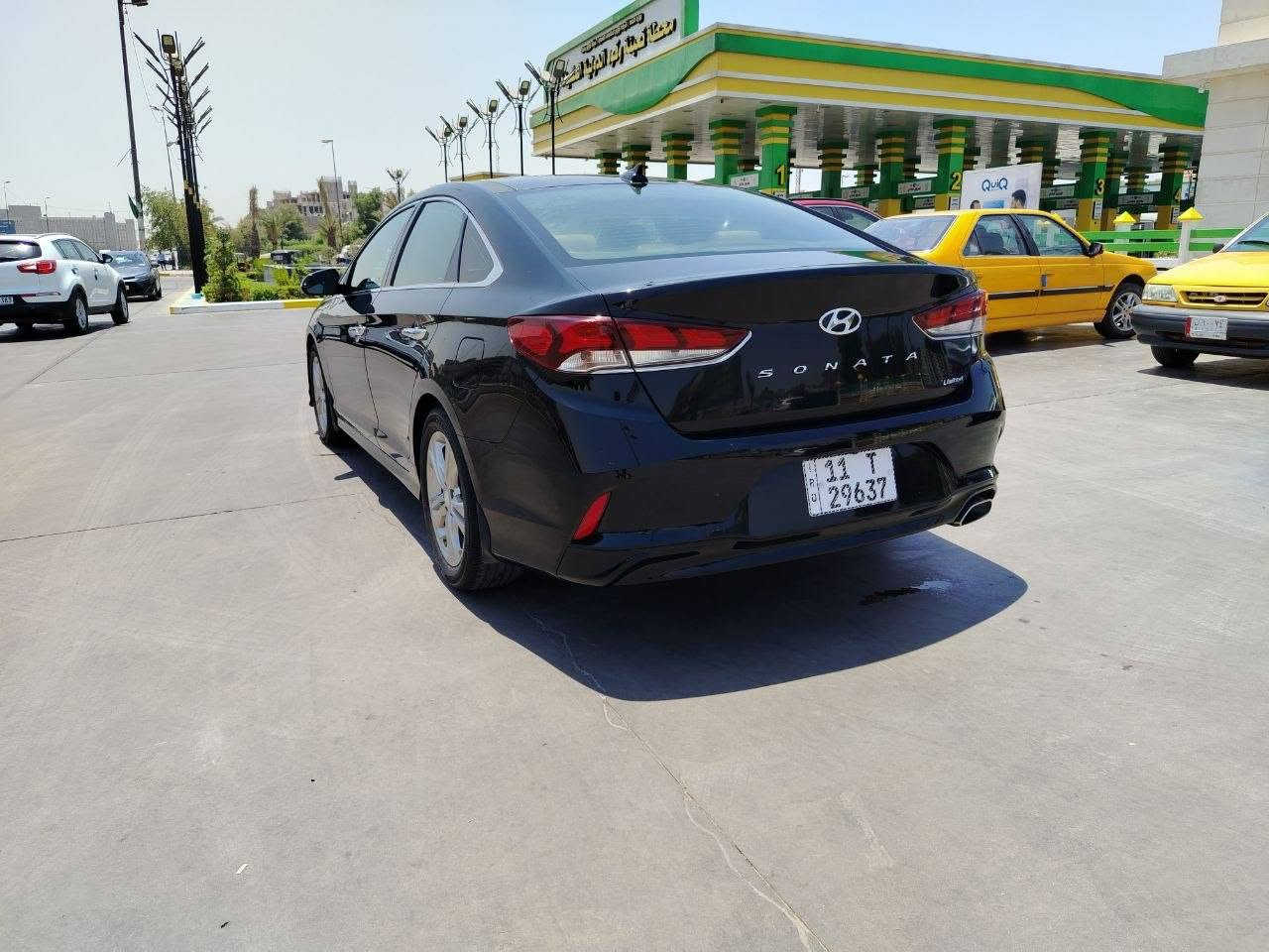 سوناتا ٢٠١٩
ماشيه ١٠٥ الف ميل 
Limited فول مواصفات 
محرك 2400
بنرواما
كشنات جلد 
كشن كهرباء 
تدفئه وتبريد كشنات
تبريد قطعتين
هيتر ستيرن 
اوتو هولد 
ذاكره خزن كشن 
سايد بريك كهرباء
رادار 360 درجة
رقم بغداد باسمي
حادث بنيد ودعامية فقط
ايرباك ستيرن فقط
لايت عدسه دواره مع الستيرن 
كير ومحرك مكفول
تخم تاير جديد+باتري جديد 
بردات خلفيه 
تحكم ستيرن 
سياره مال جناي 
مكان السيارة بغداد  
للاستفسار
***********
السعر ١٤٠
