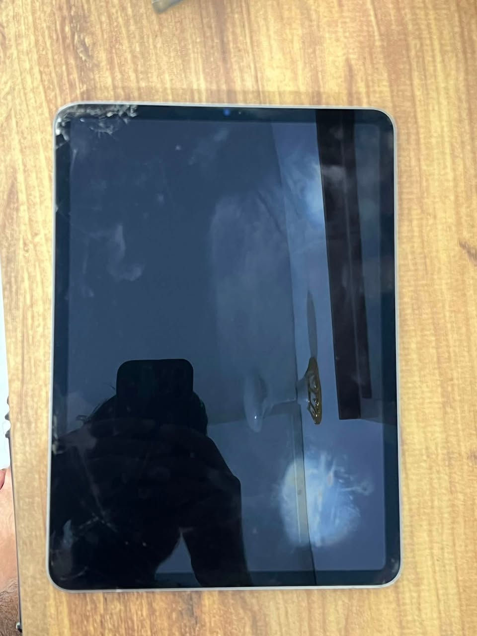 ايباد برو m2 ذاكره ٢٥٦ البطاريه ب ٨٥ بي كسر بالكلاسه السعر ٤٢٥ ومجال قليل
الرقم واتساب ***********
