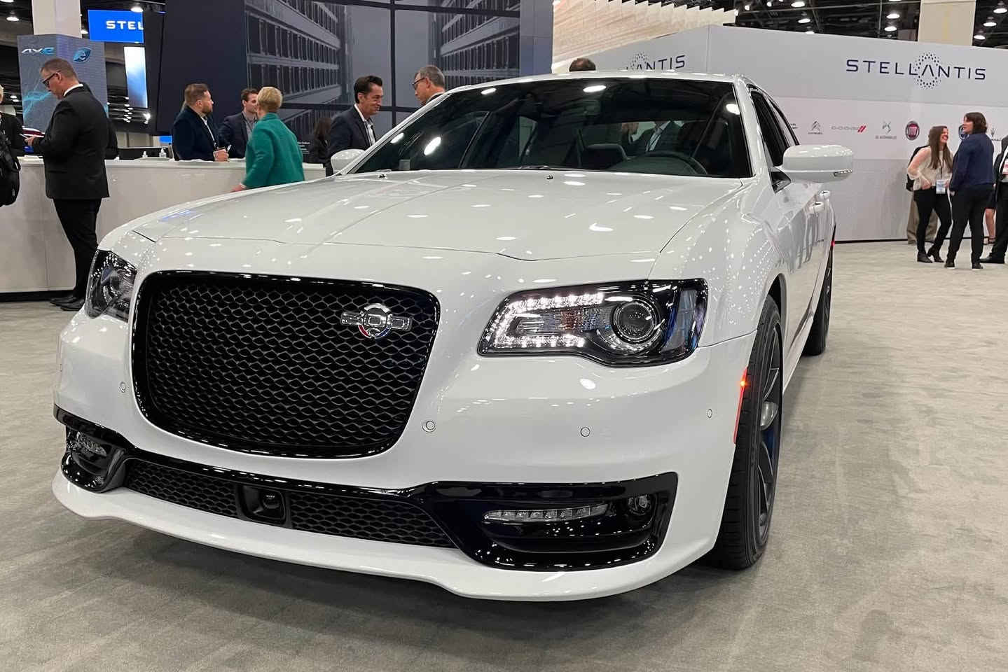⁨ ⁨ Chrysler 300C SRT 2023 | Last Call 🔥

* محرك 6.4L HEMI V8
* 485 HP قوة
* ناقل حركة ZF 8 سرعات
* نظام عادم Active Exhaust
* مكابح Brembo الأصلية
* تعليق رياضي Adaptive Damping
* مقاعد Laguna Leather مع تطعيمات Carbon Fiber
* إصدار Last Call الأخير بمحرك HEMI
* إنتاج محدود جدًا (2000 نسخة فقط للسوق الأمريكي + 200 نسخة لكندا)
* تحمل لوحة Last Call وشعار 300C الخاص بالإصدار الختامي.

* السيارة بحالة الوكالة كفالة عامة مغلفة ppf بالكامل
السعر 397 ورقة وبيها مجال

موقع السيارة ؛ بغداد
***********

