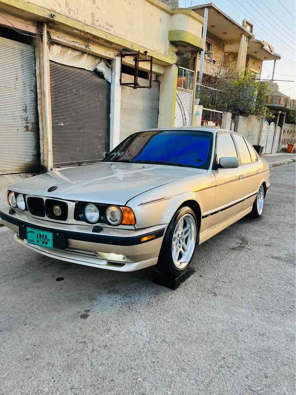 ماشالا شتي تا قانه و جوان 
بيئيم مؤديل 1991 فولي گيرعاديي سه ياره كه ئارم پلاستيك دهوكه به شه رتي هه موو سه يته ره و مه فره زه ك ده فروشم هه موو گياني به شه رت چوارتايه ويلي نوئ نوئ له سه چه مبه ره گه وره لايد بيلادي هؤك بيلادي ده عامي بيلاديي كوشين جلده سلايته هه موو كياني به شه رت مه كينه ٥٢٠ گيرعاديه له رسم جوان ترنه بوو مه سره فت به زياده وه ده ده مه وه شوين كويه *********** هه موو شتي له سه ره كويسينجاك, أربيل
