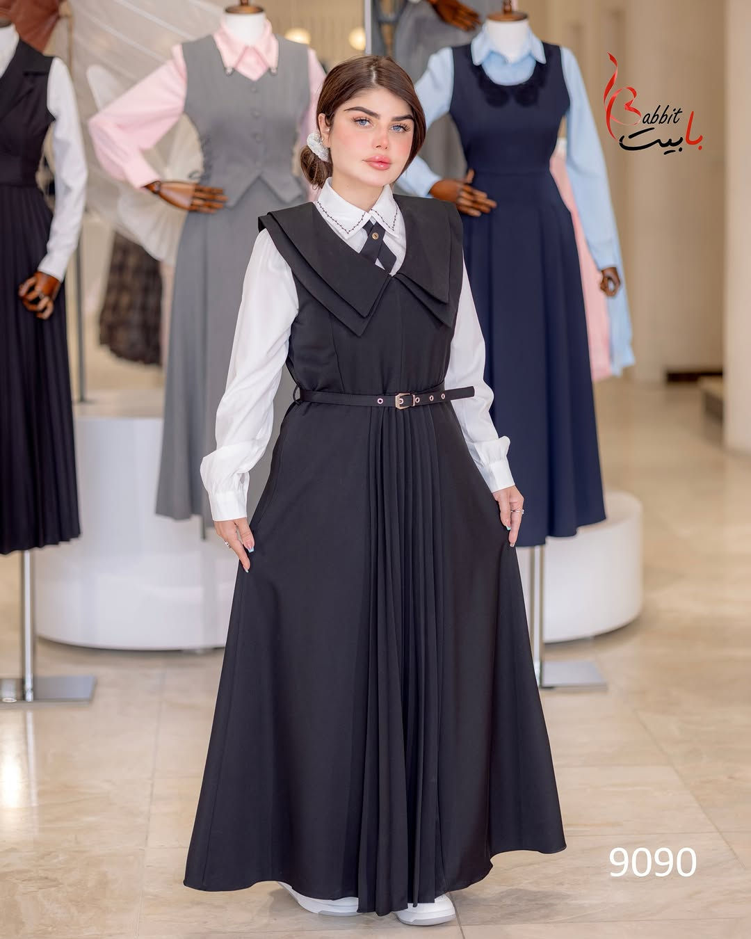 ⁨	⁨	⁨	⁨	صدريّة مدرسية بياقة عريضة تضيف لمسة أنيقة ومميّزة ✨مع حزام يحدّد الخصر بانسيابية ويمنح التصميم قصّة مرتّبة وأنيقة تفاصيل ناعمة… وأناقة تكمّل الإطلالة. 🎀

القياسات : 38-40-42-44-46

نوع القماش : كبردين
طول الصدريه : 130 سم⁩

زبائننا الأعزاء للحجز السريع يرجى مراسلتنا دايركت او على  الرقم التالي : 
***********⁩⁩
