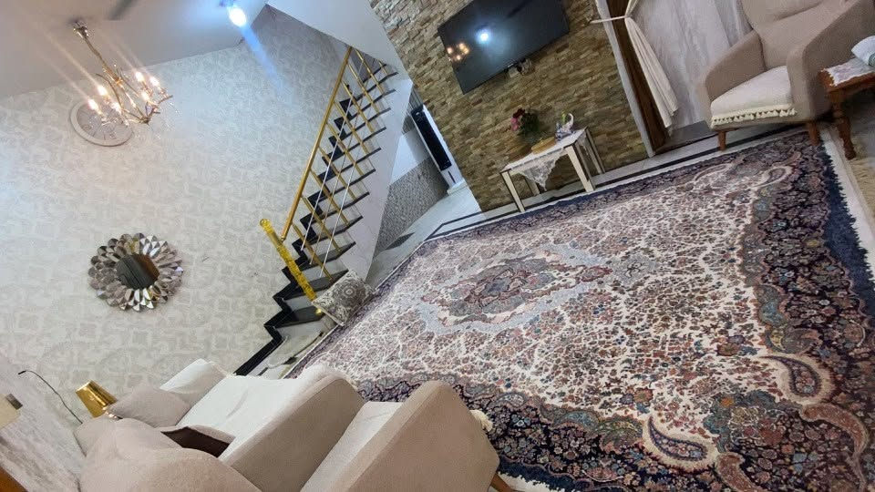 🏠للبيع بيت طابو صرف – موقع مميز جداً
بيت مكوّن من 3 طوابق، مساحة 160 متر، يقع في شارع النص وبنص السوق.

📜 طابو صرف

📐 المساحة: 160 م²

🏢 3 طوابق

📍 موقع حيوي ومميز جداً

البيت بموقع ممتاز ومناسب للسكن أو الاستثمار، خصوصاً لقربه من السوق والحركة التجارية للاستفسار ***********
