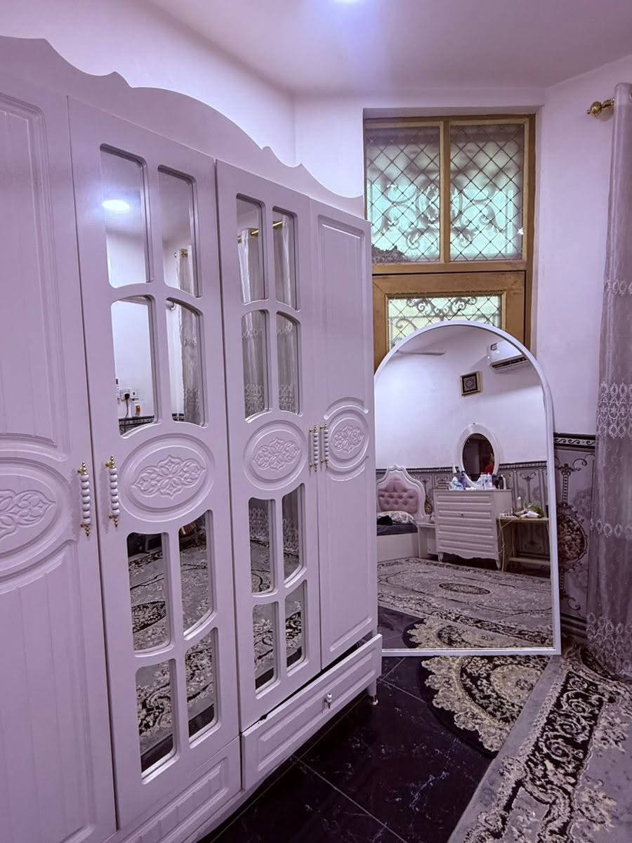 بيت للبيع كربلاء في شارع الجاير ظهر التجاري مساحته ١١٣ م الواجهية ٧ ونص 
يحتوي على صالتين + مطبخ + صاله صغير + منور او مخزن  
 ٣ غرف + صاله كبير بالاضافة الى الصحيات السعر 270 مليون للاستفسار اكثر التواصل على *********** 
#كربلاء_المقدسة #عقار #بيت #بيع #iraq
