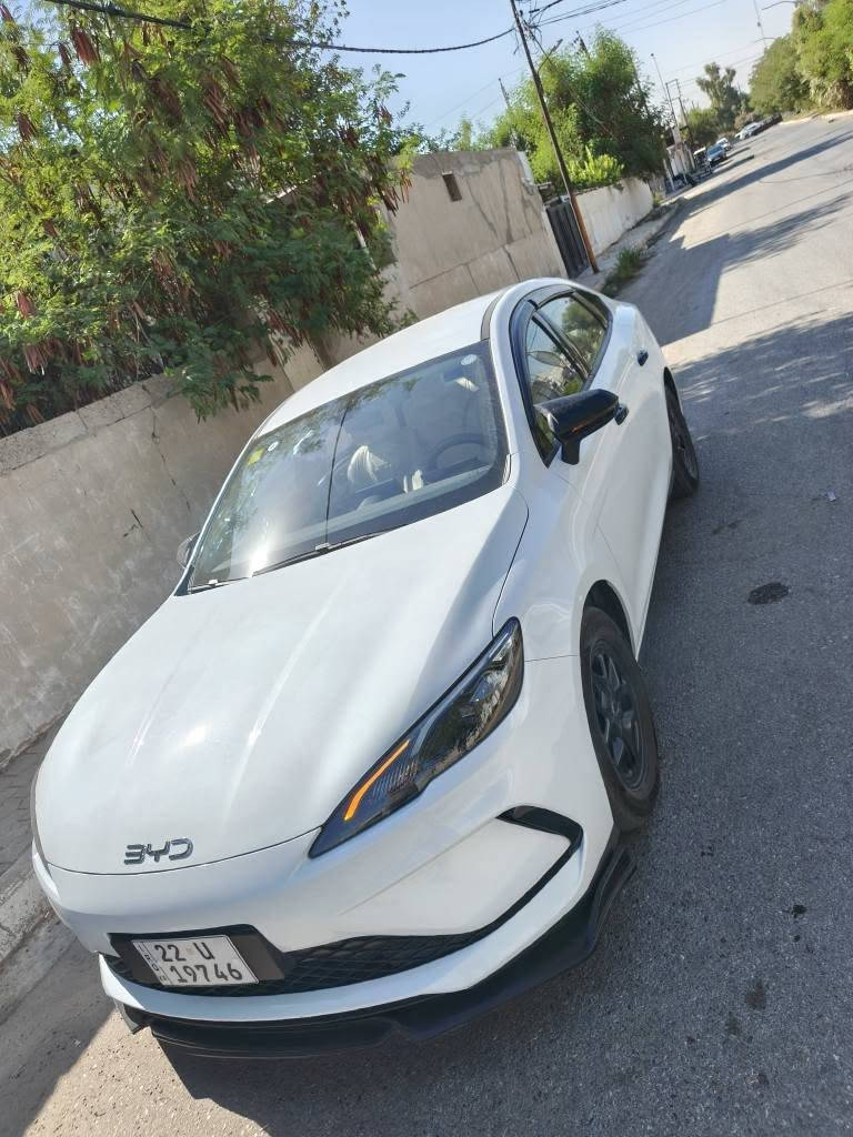 Byd seal 05 2025  مرقم اربيل
تمشي بالتفويلة 2100k
السيارة زيروو كلين تايتل مكفولة من الشخط ومن الضربة

ماشية (21000)كيلو  متر 
•(شحن_هايبرد بانزين) 
سعرها (142$) ورقة وبيها مجال بسيط
•كاعيات  وياها
كماليات للسيارة( كفر مرايات _ كفر يدات _ لحية امامية _ واقيات مطر _ جنااح خلفي _ غلاف ستيرن خياطة _ لزكات للشاشة_سكوب جامات خلفية )  برنامج دودو لانشر  مع ستلايت مع ويز وكافة البرامج . 
•داش كام مشدود امامي خلفي

جميع ملحقاتها موجودة
• شاشة وسطية كبيرة
•شاشة كيج الكتروني
•تشغيل بصمة
•تشغيل عن بعد
• كارت تشغيل nfc
•ابواب بصمة
• سويج بصمة
•حساسات خلفية
•كامرة خلفية
•قطعتين تبريد
•لايتات زينون 
•كشنات جلد بيجي
•اوتو هولد
•تحكمات ستيرن
•حساسات اطارات
*لون ابيض داخل اسود
•منافذ شحن
•تحكم مري كهربائي
•اشاير بالمري
•شاحنة بلادي  كاملة الاصلية من شركة byd  16 امبير وتصير 32 امبير مع كارتين لتشغيل الشاحنة . 
•وضعيات ايكو_ سبورت _ نورمل
•بعدها بنايلون مال شركة
وبعد بيها هواي مواصفات 
مكانها كركوك
السنوية باسمي شرط التحويل
للتواصل *********** كركوك, العراق
