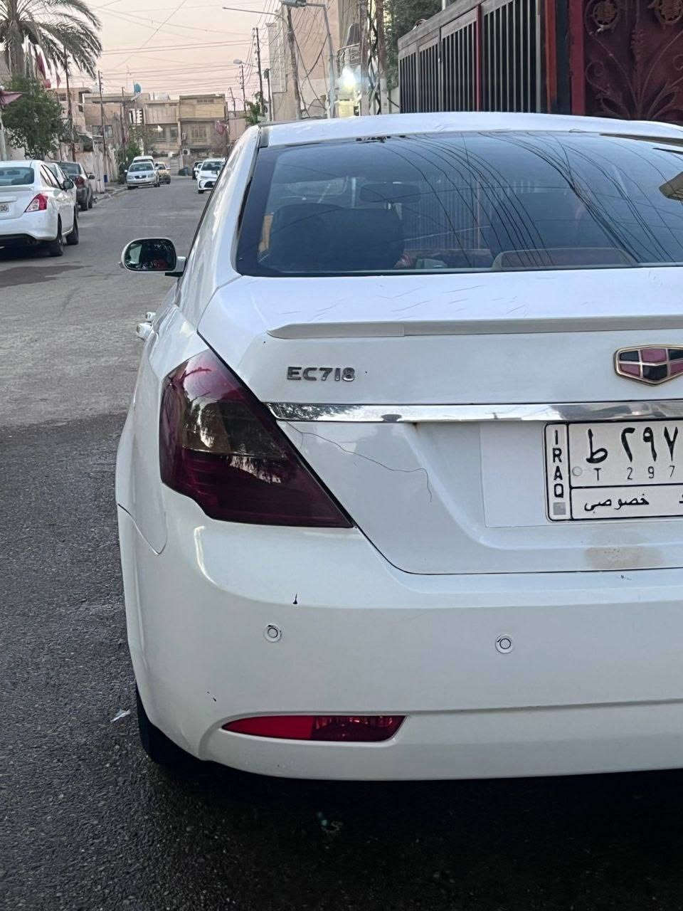 السلام عليكم جيلي ام كراند c7 موديل 2012 سنويه نافده فلاوين مال كير بي صوت بس السياره شغاله وتمشي روح وين متريد تبريد نقص فريز  تايرات 75%غرفتها جديده بيها خشم الجاملغ الامامي صفحه السايف وخشم الجاملغ الخلفي صفحه الصدر لا لغد ولا شاصي وموضحات عندك بصور السياره مكانها الغزاليه 
شارع الضغط السعر 42 والشراي يتصل وبي خير ويدلل
***********واتساب 
***********اتصال
