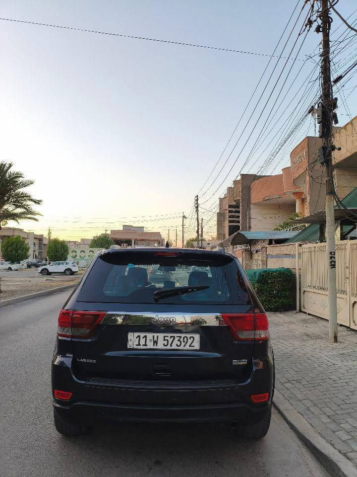 سلام عليكم جيب موديل 12 
مكينه 3600 
سياره تو ويل
سنويه ساقطه من شهر ال 4 وعليه غرامه200

بيه 3 قطع صبغ. جاملغ جهة السايق 
وباب خلفي.  والقماره  بيه بدايته سبب تخريب رشولي عليه بطش 
 وبيه طخه بالجاملغ ما مصلحه 
صدره نص عمر. 

مكان كربلاء. سعر 105 وبيه مجال قليل
***********
