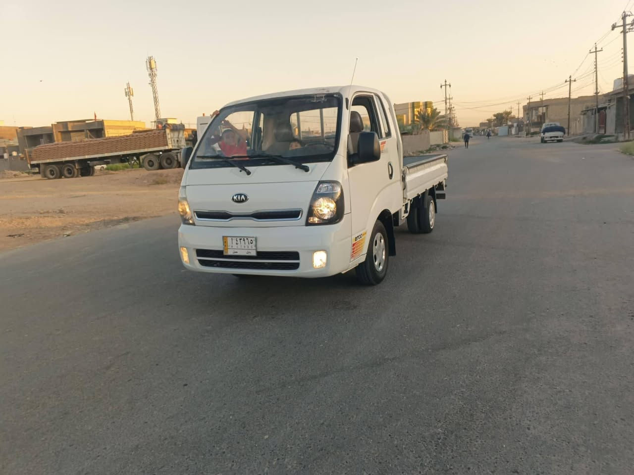 كيه موديل 17سنويه ٢٨ كير مكينه صدر خير من الله تخم تاير السياره بيه ضربه بل بنيد أو مبدل هو والكصه
السعر ٩٨ وبيه مجال
رقم الهاتف ***********
