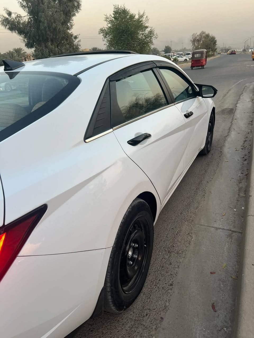 سلام عليكم 
النترا 21خليجي محرك2000
فول موصفات فتحه بصمه تشغيل عن بعد رادار 
بيه قطعتين صبق مكان بغداد سعر 130بيه محال
رقم اربيل ***********
