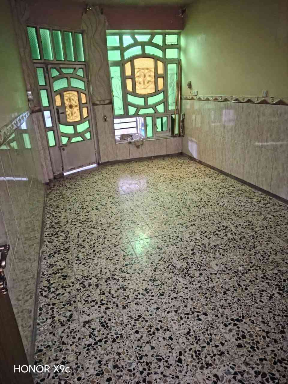 دار للايجار في جسر ديالى القديم شارع الطاقه قرب اعداديه الصناعه مساحه ١٥٠ للإستفسار الاتصال على الرقم ابو زيوني ***********

نص مكتوب في الصور:
- HONOR X9c