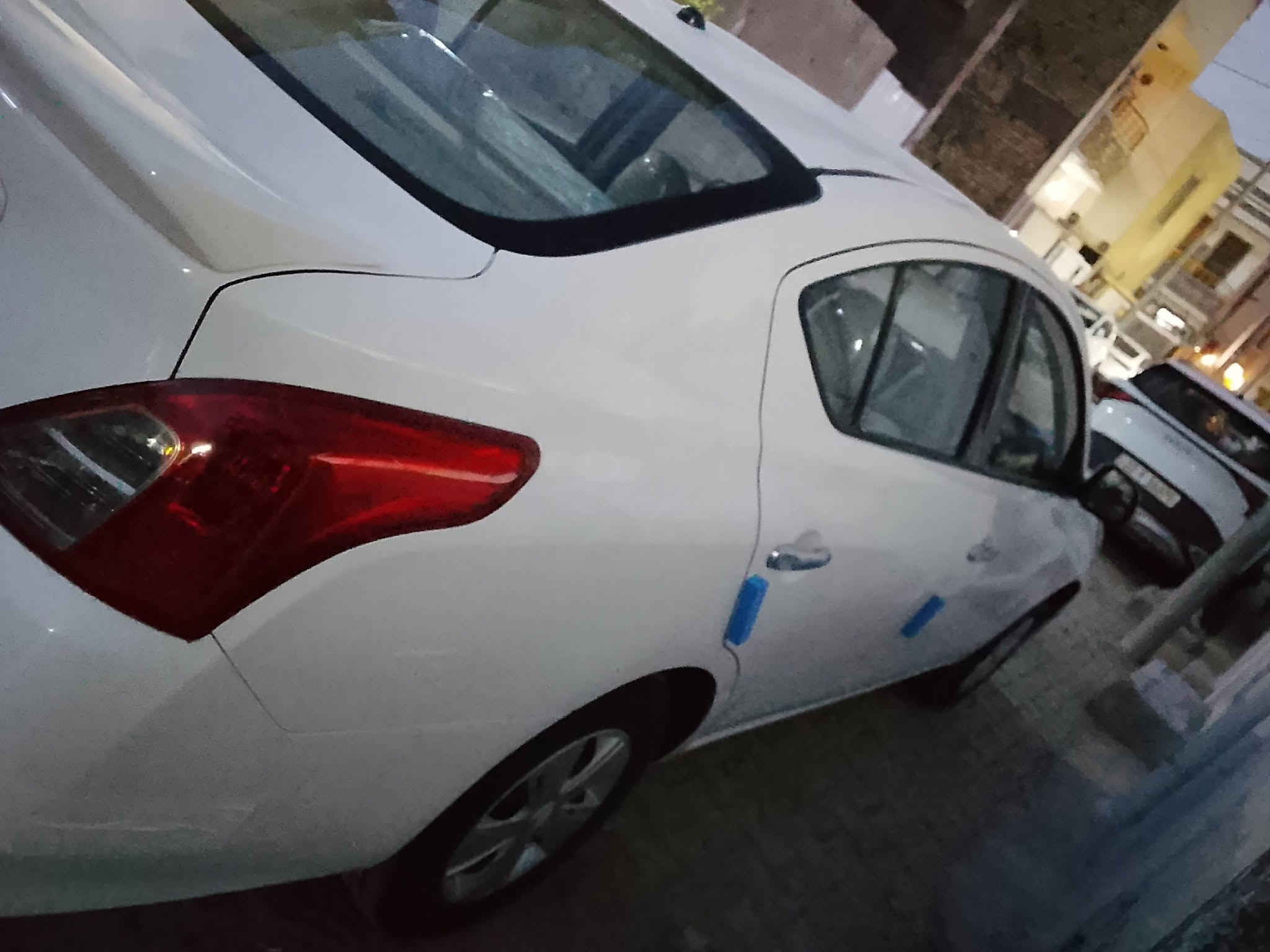 سلام عليكم نيسان صني موديل 2019 رقم بغداد كير مكينه تبريد صدر خير من الله بدون صبغ بس بارد ماشيه 92 مكان بغداد الحريه الهاتف *********** سعر 97 بيه مجال
