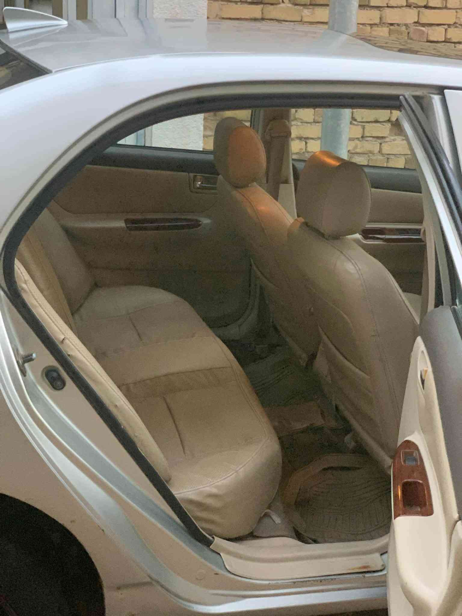 سلام عليكم للبيع مكينه لانسر ياباني كير عادي سياره بلاديه وماملعوب بيه وجاهزه الاخير مصبوغه اثر جراد لا ضربه ولا غيره مكفوله فتحه كهربائيات كله شغاله تخم تاير باتري  جديد تبريد ثلج داخله نضيف وشوف العين مكاني كربلاء سعر راسلني وبيك خير وتدلل*********** BUD F3 2013
