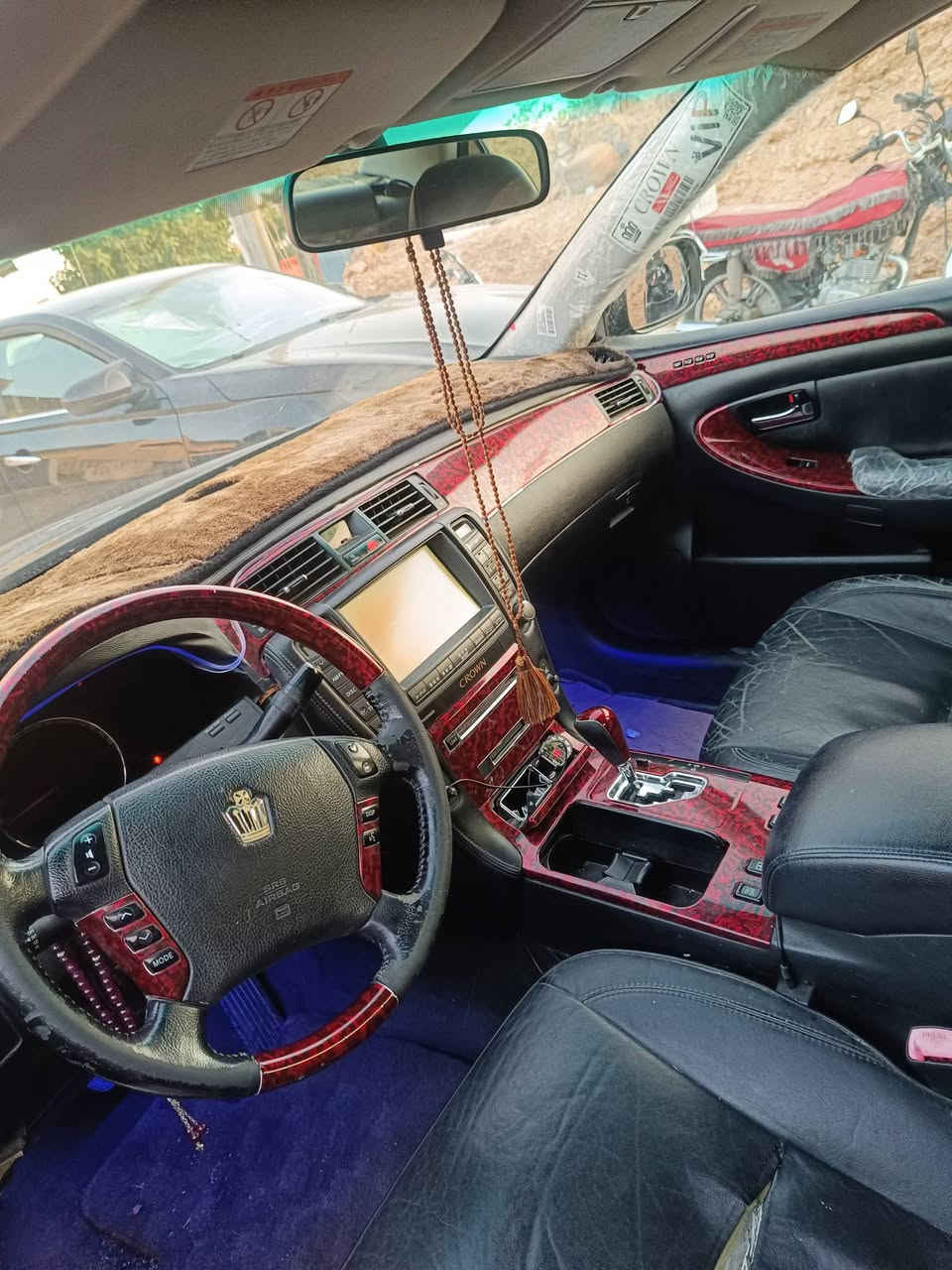 بەناوی خوا گەورە
کراون شاهینە 182GRS 2005
ڕەشی قەتران 4دوگمەی فول بێ سڵایت سپۆرت
سەیارەکە بڕاوەیە بەس بۆنیتی بۆیاخە
ڕۆنی گێڕو مەکینەی گۆڕاوە گێڕو مەکینەو 
تەبریدو تەقەوڕەقەی بەشەرت دەبڵی کراوە بە ڕۆیاڵ
ویلی دینگەی ستیلی لۆکم بۆ بەستوەکۆدی بۆ کراوە بەناوی خۆمەوەیە بەیانی بیکە بە ناوتەوە
نرخی 55و تۆزێ مەجال
لەسەر. ئیزنی ئەدمینی ❤️
***********

