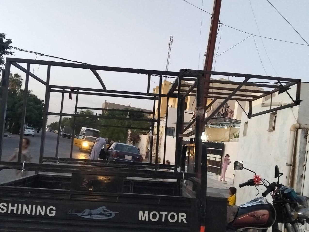 س ع شباب عندي هذه جنج لبيع نضيف لا كسر السعر 40 قفل ويه قفيص كامل الشراي هذه رقمي*********** أو يجي خاص
