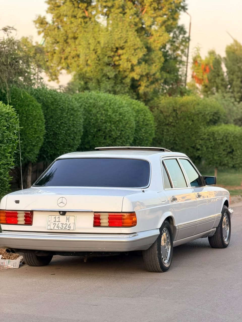 فقط للبيع.💪W126🧿300se 🇩🇪 وارد يابان اصيل 🔥💥🔥
، فخر الصناعة الألمانية . Top Germany 🇩🇪 
                                  
فخامه للبيع  واحد من أجدد رئاسي 
حجم (300se) فول مواصفات باب  قصير بلادي لون  أبيض وارد يابان موديل1988بلادي رقم بغداد انگليزي.
1-كروز سرعة.
2-دبل هورن دبل فیتبمب. 
3-أريل كهرباء. 
4-سلايت طكتين .
5-برده كهرباء.
6-كشنات كهرباء و هيتر.
7-دركة ستيرن أرباك و كهرباء. 
8-جام بيبان 4كهرباء .
9-غرفة مخمل احمر و صاجات مشطب بلاد.
10-فخامه ماشيه128 حقيقي 
حقيقي 🔥 بشرط.
11- مسجل و راديو شرکە مرسیدس- بینز .
13-اثنين سيوجات شركه ويا جلد سويج شركة بلادي
 مواصفات فخامه باقي على وضع شركه ألان سياره فقط للبيع .

ملاحضه سياره معمره بدون قطره معجون بدون سمكره بس صبغ تعمير 

مكان سياره بغداد حي الجامعه 

السعر 98 وبيها مجال 

***********

