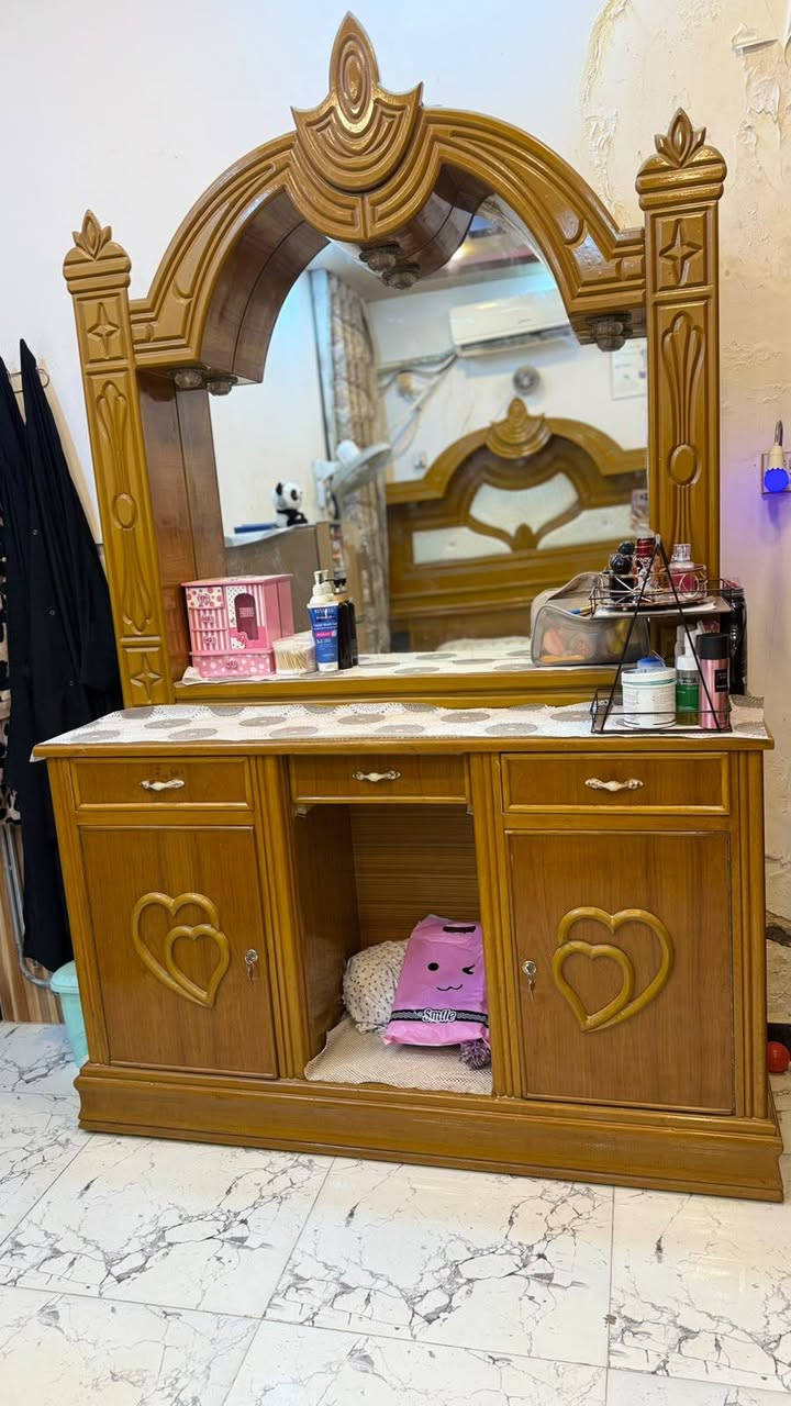 غرفة للبيع  استعمال قليل للاستفسار اكثر الاتصال ع الرقم واتساب *********** @إشارة
