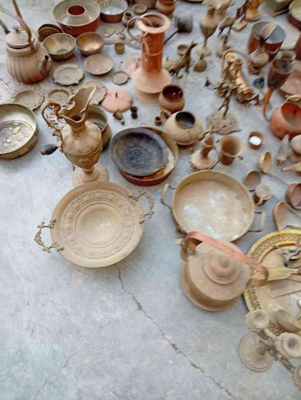 نحاسيات ابيع شلع وعلى الوزن الكيلو 16 الف ***********

