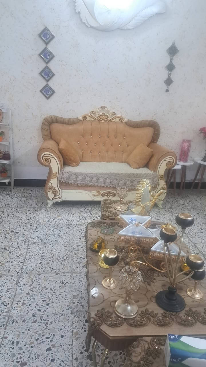 لكالسلام عليكم ورحمة الله وبركاته اخوتي واهلي اهل الفلوجة الغيارى زوحي مريض بمرض الفشل الوي ويحتاج الى مراجعة للاطباء وعندي تخم للبيع للذهاب ومراجعة الاطباء لان الحالة المادية تحت الصفر وهذا نوع التخم كما المعروض بالصور والفيديو (العنوان  الفلوجة خلف الكماليات فرع عيادة الدكتورة كوثر للاسنان  رقم الموبايل (***********)
