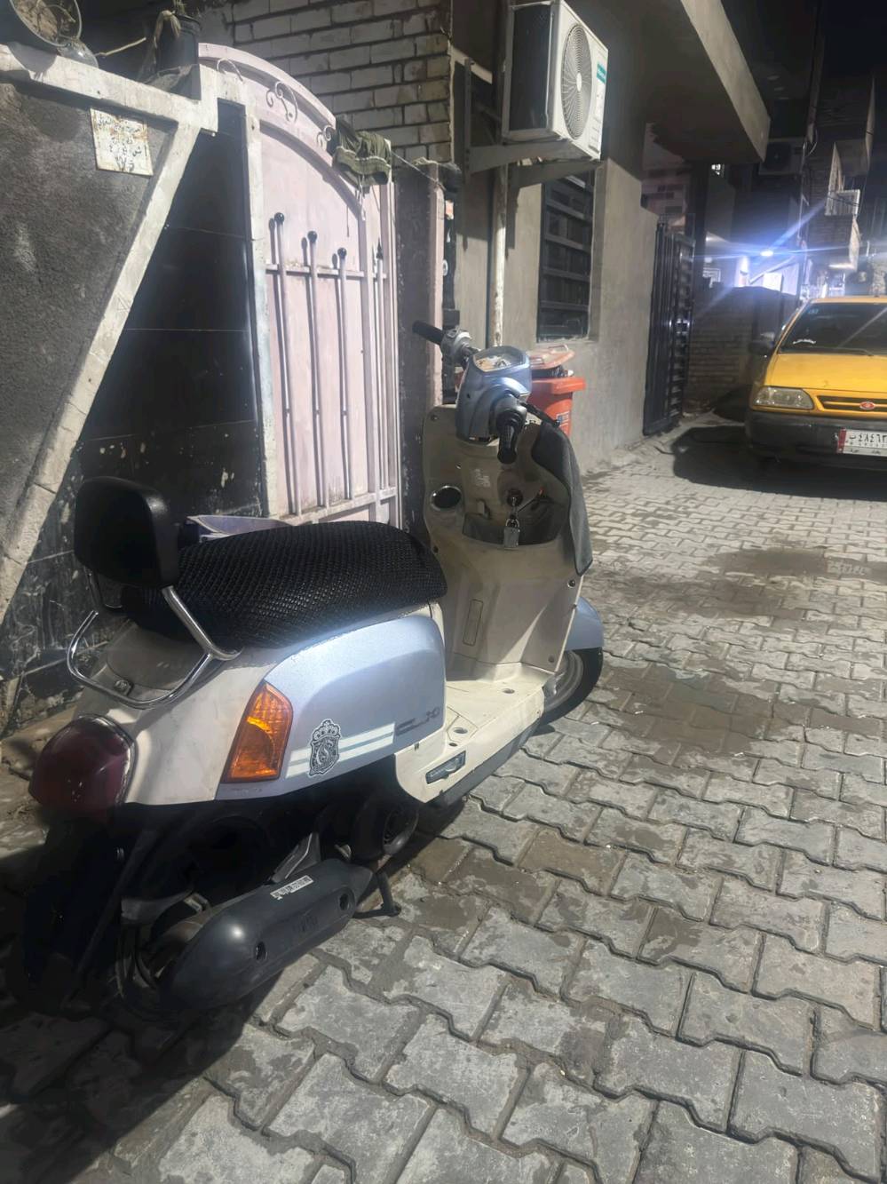دراجه ماكس بوليس للبيع او مراوس ب عدله نضيفه التصال ***********