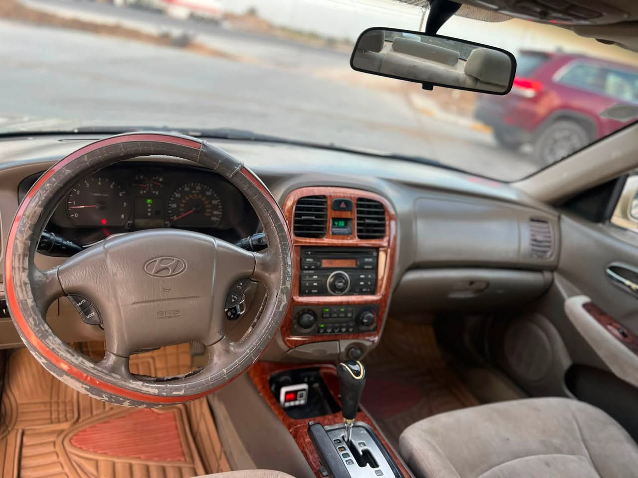 •سوناتا وفود
•موديل 2002 رقم بغداد دولي بسمي 6 سلندر 2700v
•سنتر لوك
•  محرك وكير جدد مكفولات
 •غرفتهه ع وضع الشركه نضافتهه فول كشنات تخم بلادي قماش كهربائيات سياره 
 •ع ايد وحده مال جناي متعوب عليهه ومصروفلهه هواي وبالخير ع ياخذهه  #السعر_64وبيهه مجال حك الجية  واسط الصويرة
***********
