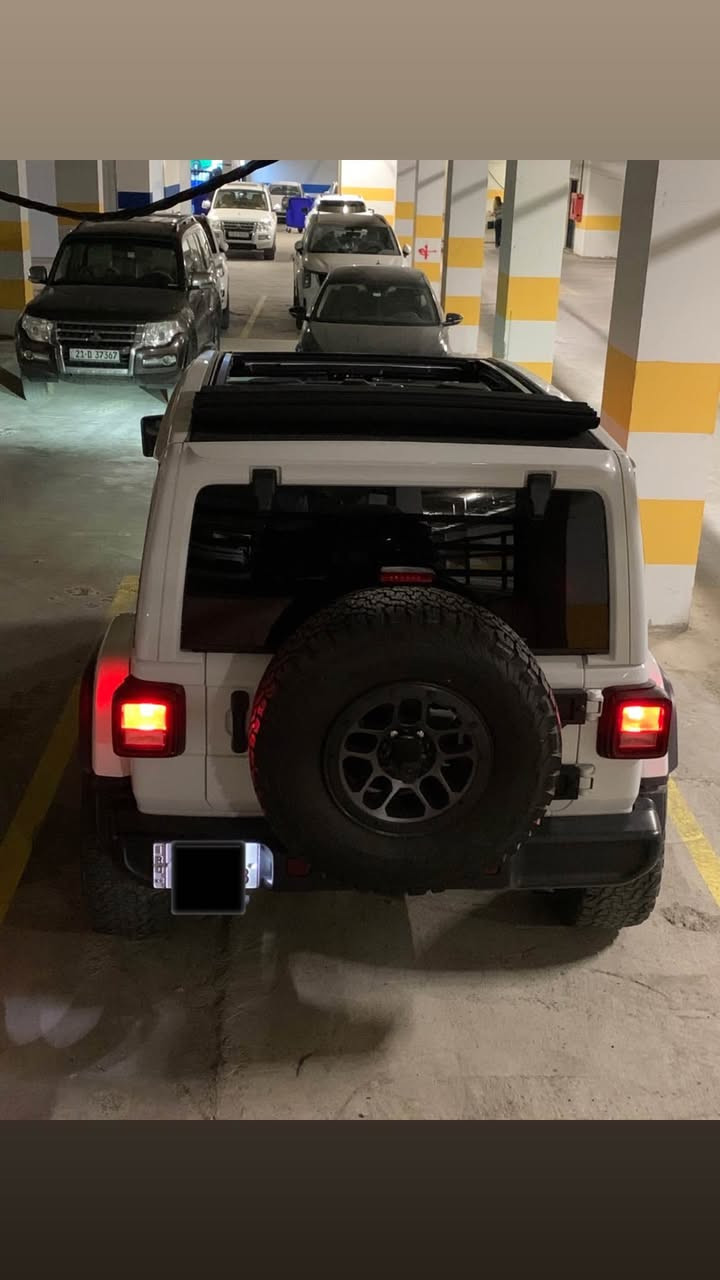 Jeep wrangler  limited  
2023 
جێپ رەنگلەر 
فوول فوول مواصفات 
شاشە گەورە 
پانۆراما
V4 
٤٠ مایل رۆیشتوە 
هەموو گیانی بەشەرت 
نیو دەرگا صبوغه
پێشی کەپسە
بیلاد سەیارەکە بەرزە و تایە گەورەیە 
لە هەولێرە سەیارەکە
*********** أربيل, العراق
