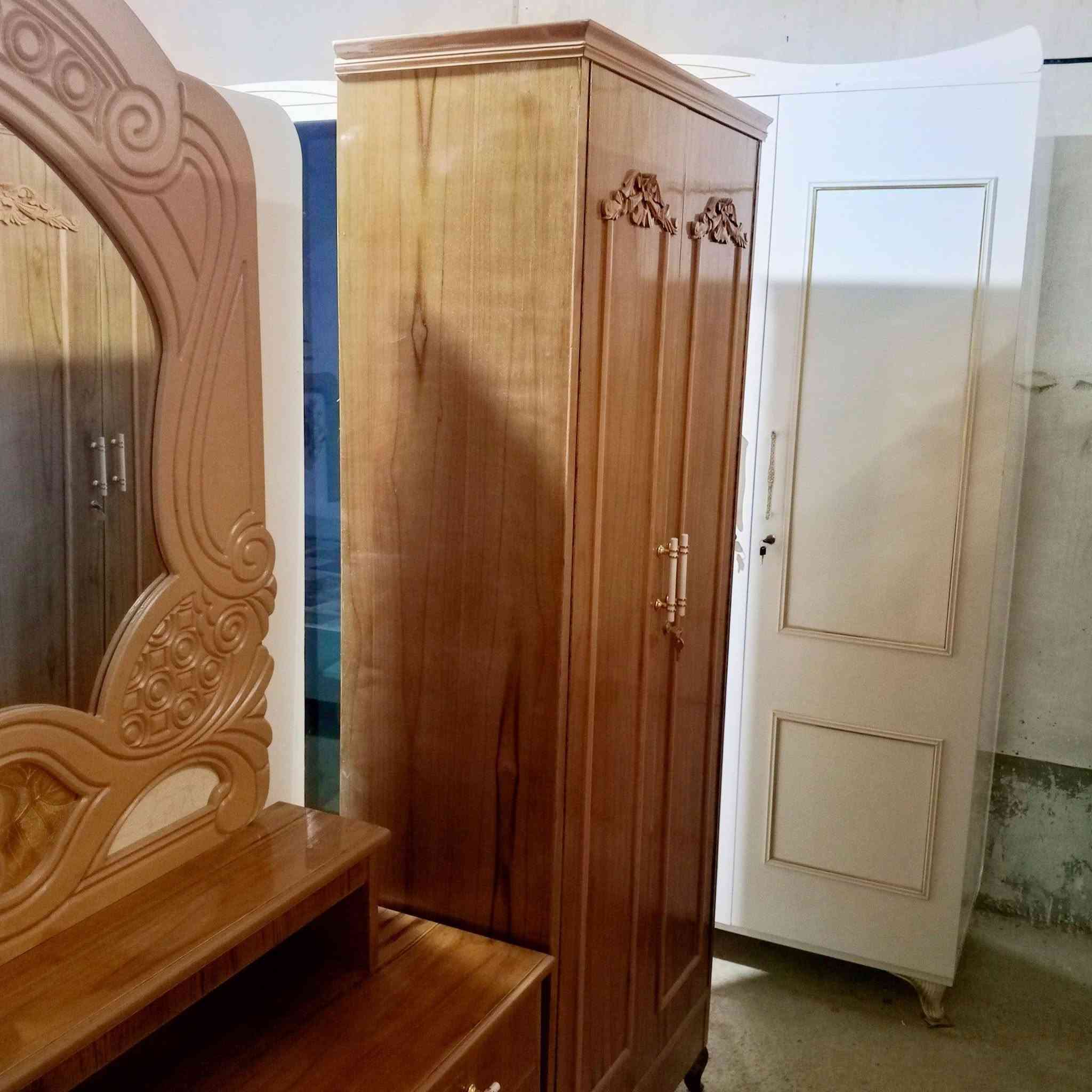 غرفة نوم مستعمل قليل جداً وشغل ثقيل جداً كلها خمس ملم نظافة فول العنوان حسنكوي مقابيل اعدادية تلعفر نجارة الأمين للاستفسار ***********
