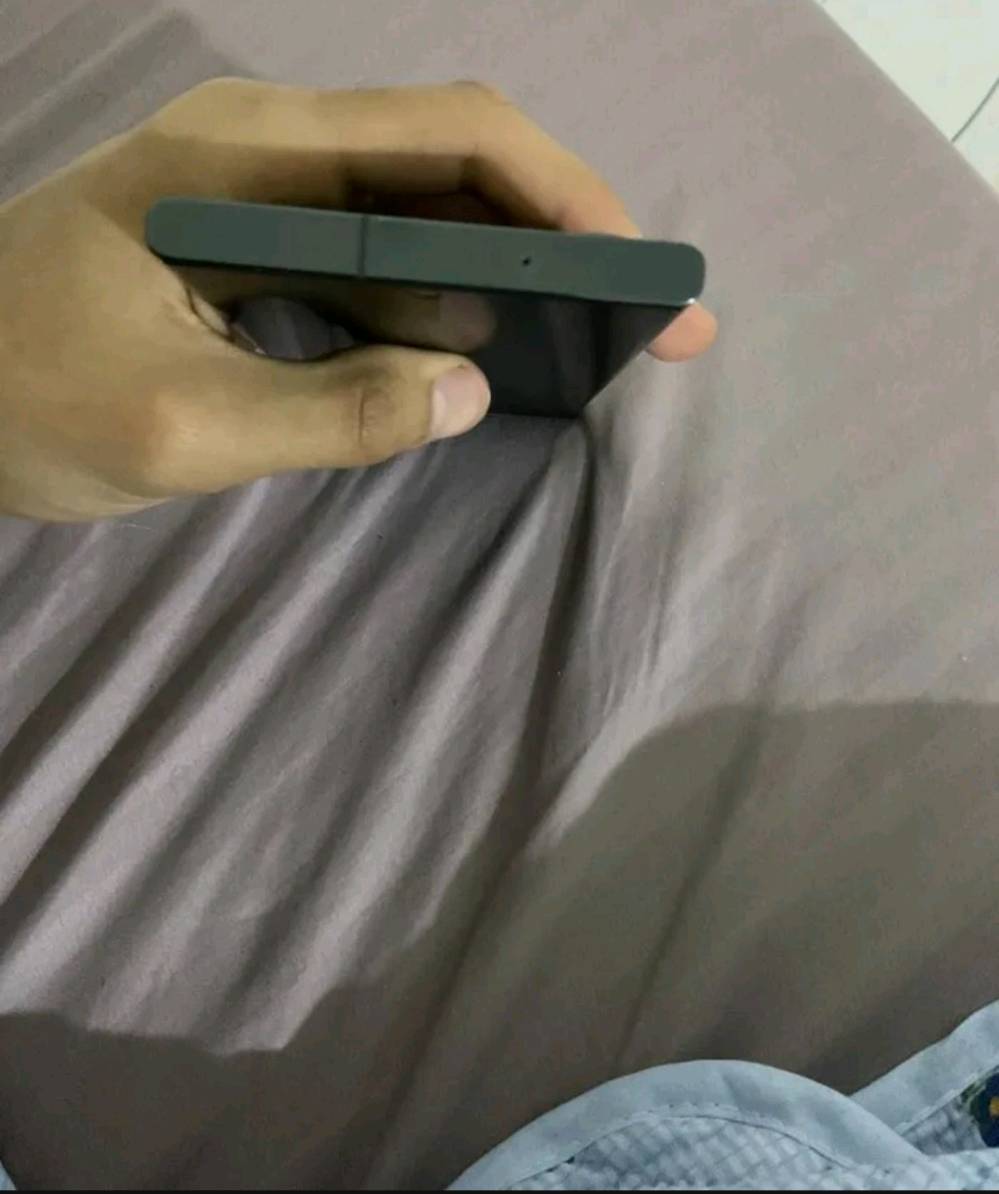 اس ٢٣ الترا جهاز نضيف كلش مبدل شاشة شرط اصلية وتفحصها وين ما تريد لون زيتونى ذاكرة 256 الرام 16 اي استفسار راسلنى واتساب ملاحظة يرادلة تبديل Cا واطيح سعر التبديل مالته للشراي بس يشحن طبيعي عادي يعني كامل ملحقات مكاني بصرة رقم *********** شرط الضمان