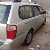 كيا كرنفال ٢٠١٢ ادوات ادوات كــصة جنطه بدون رقم مكينه وكير سياره نضيف ...