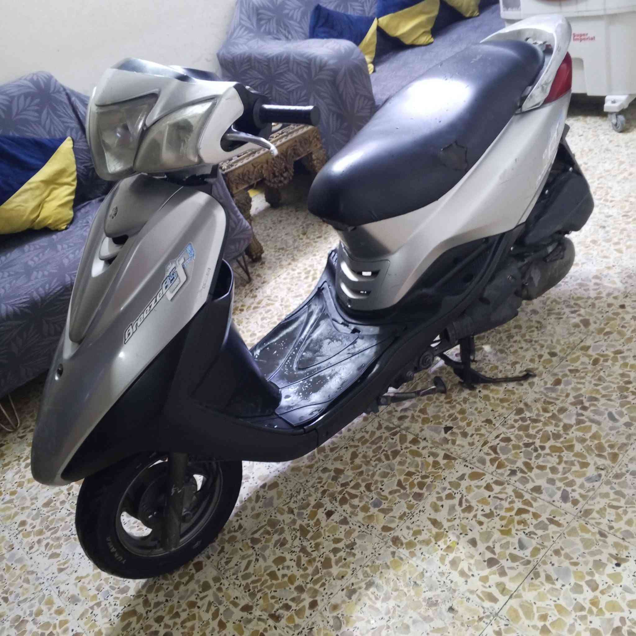 ابريز ببغاء نازل خطين اي نقص ما بيها الدراجه كلها شغاله بلادي ختم واحد السعر 700 بغداد المشتل***********
